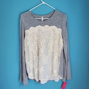 NWT Flowy Lace Top